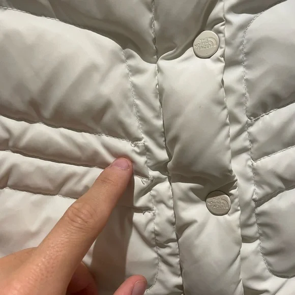 White North Face 700 down-filled puffer Gilet small - Picture 7 of 8